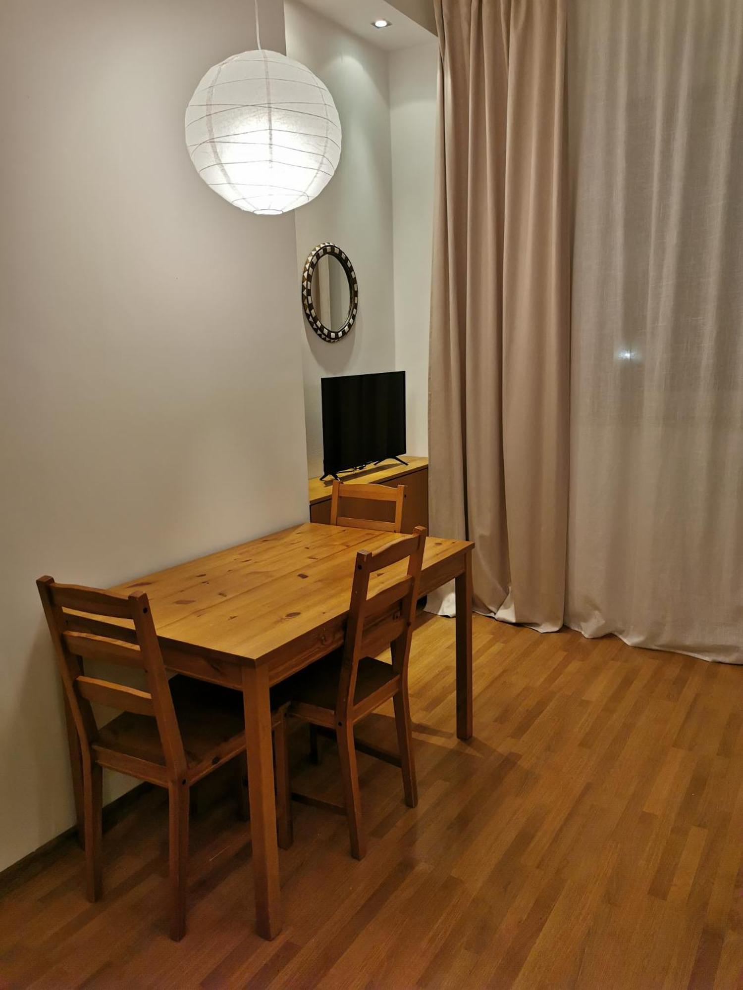 Cozy Spacious Apartment With Balcony Cracovia Esterno foto