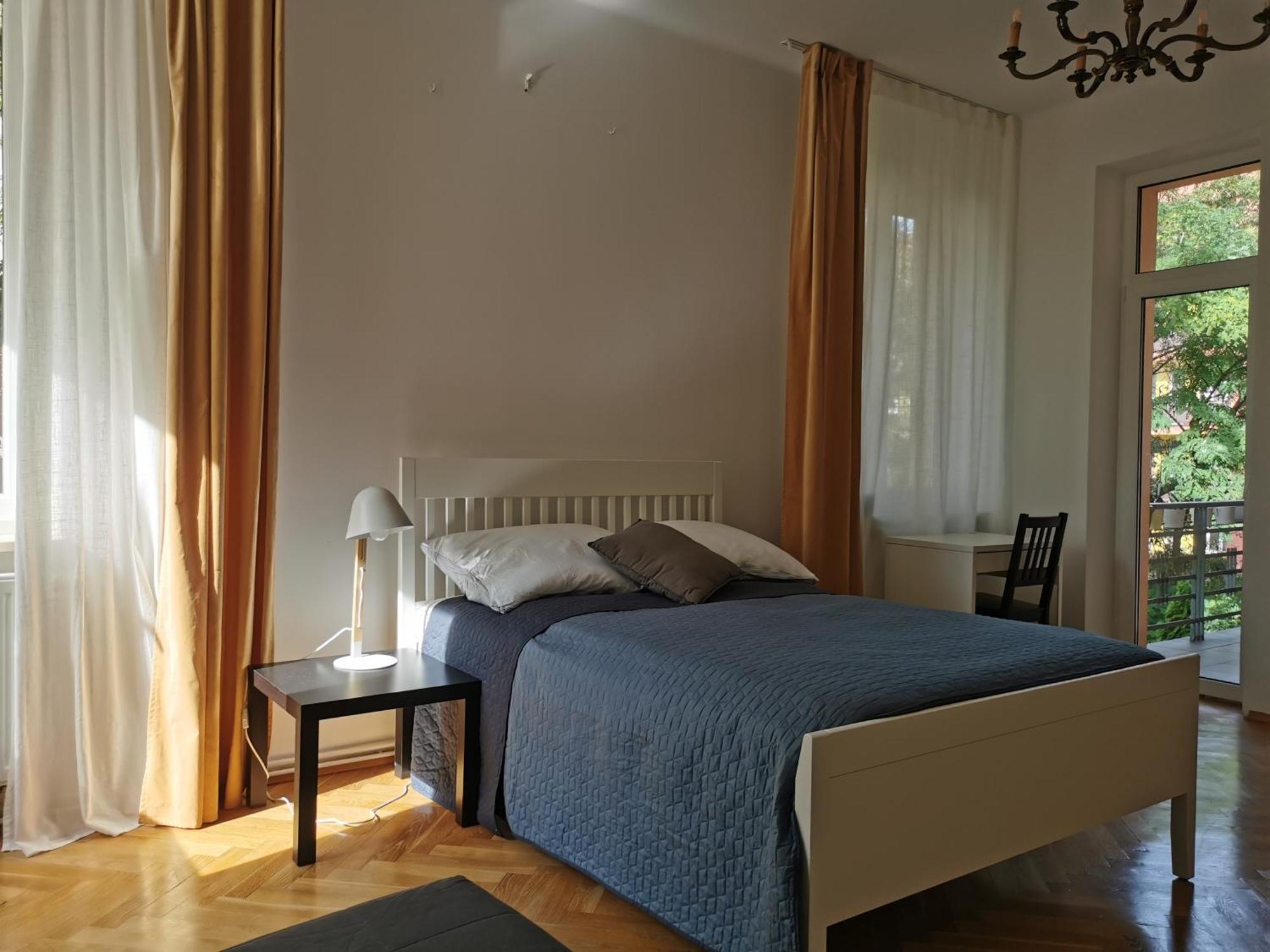 Cozy Spacious Apartment With Balcony Cracovia Esterno foto