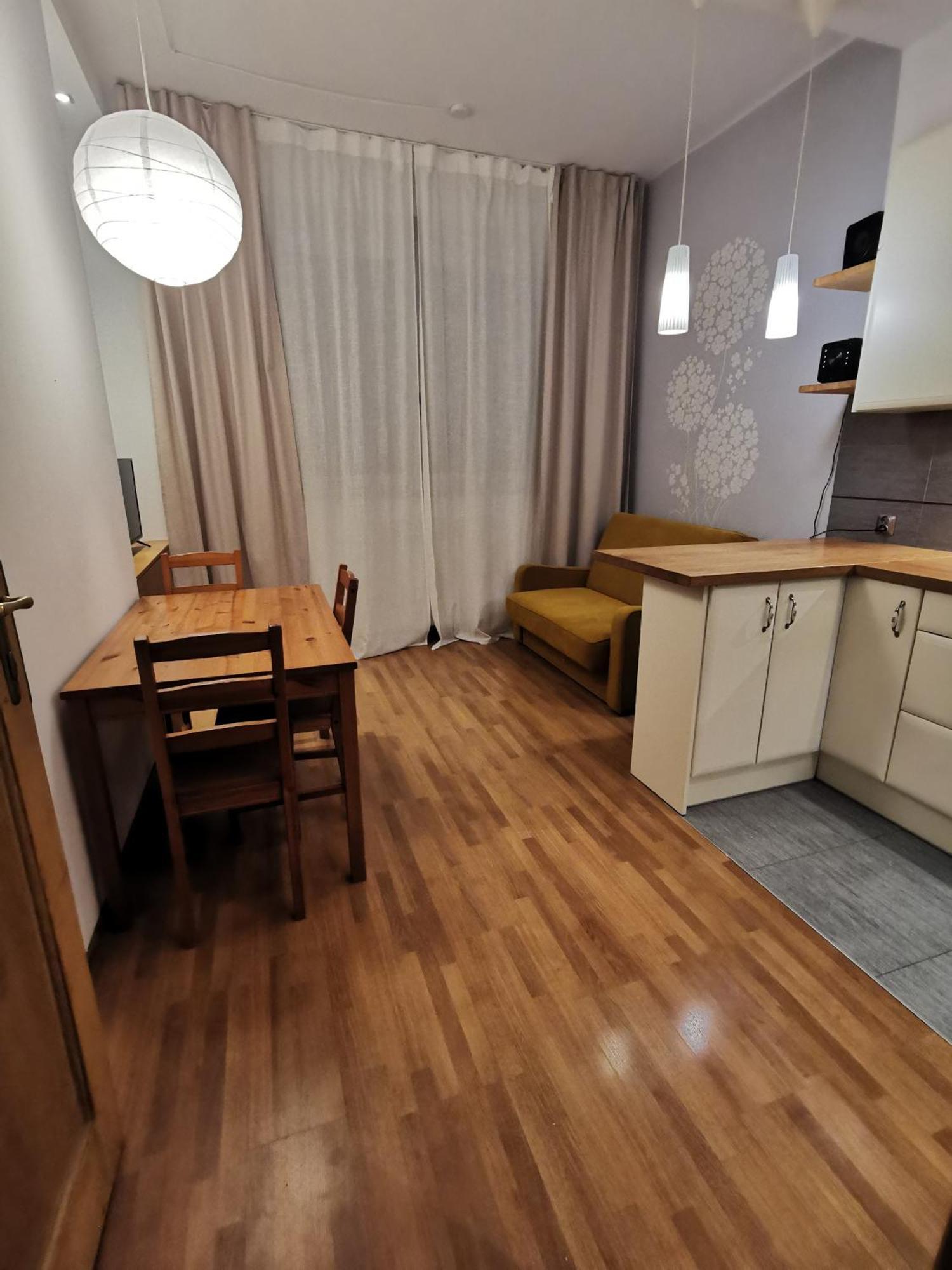 Cozy Spacious Apartment With Balcony Cracovia Esterno foto